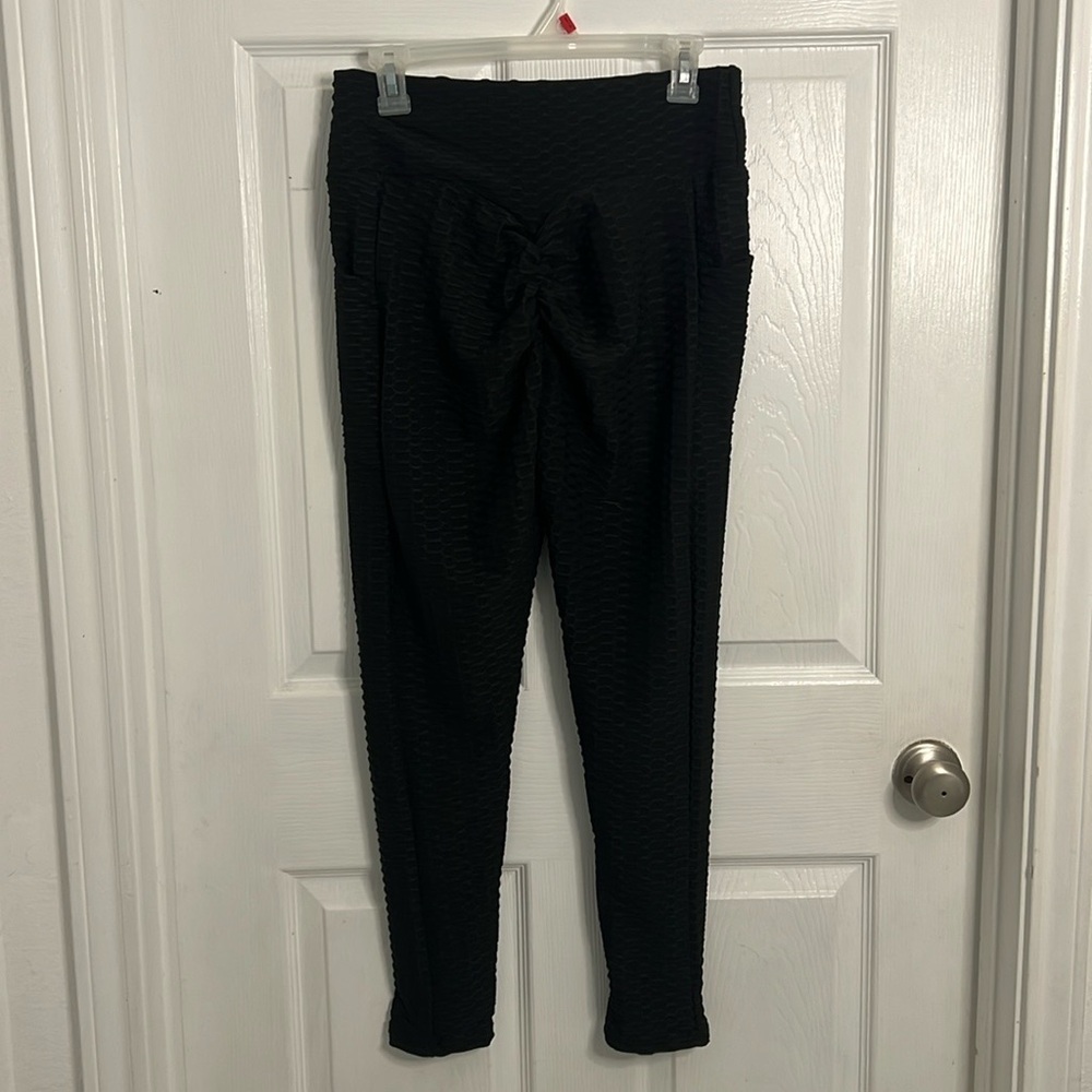 Vial scrunch booty leggings!